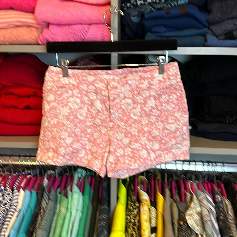 Old Navy pink with white flowers 3” shorts size 2